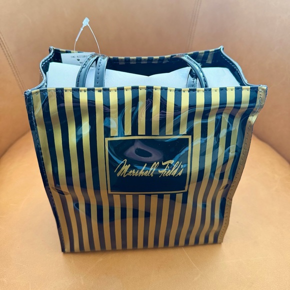 Marshall Field's Throwback Glam Lunch Tote (NWT) - Picture 4 of 7